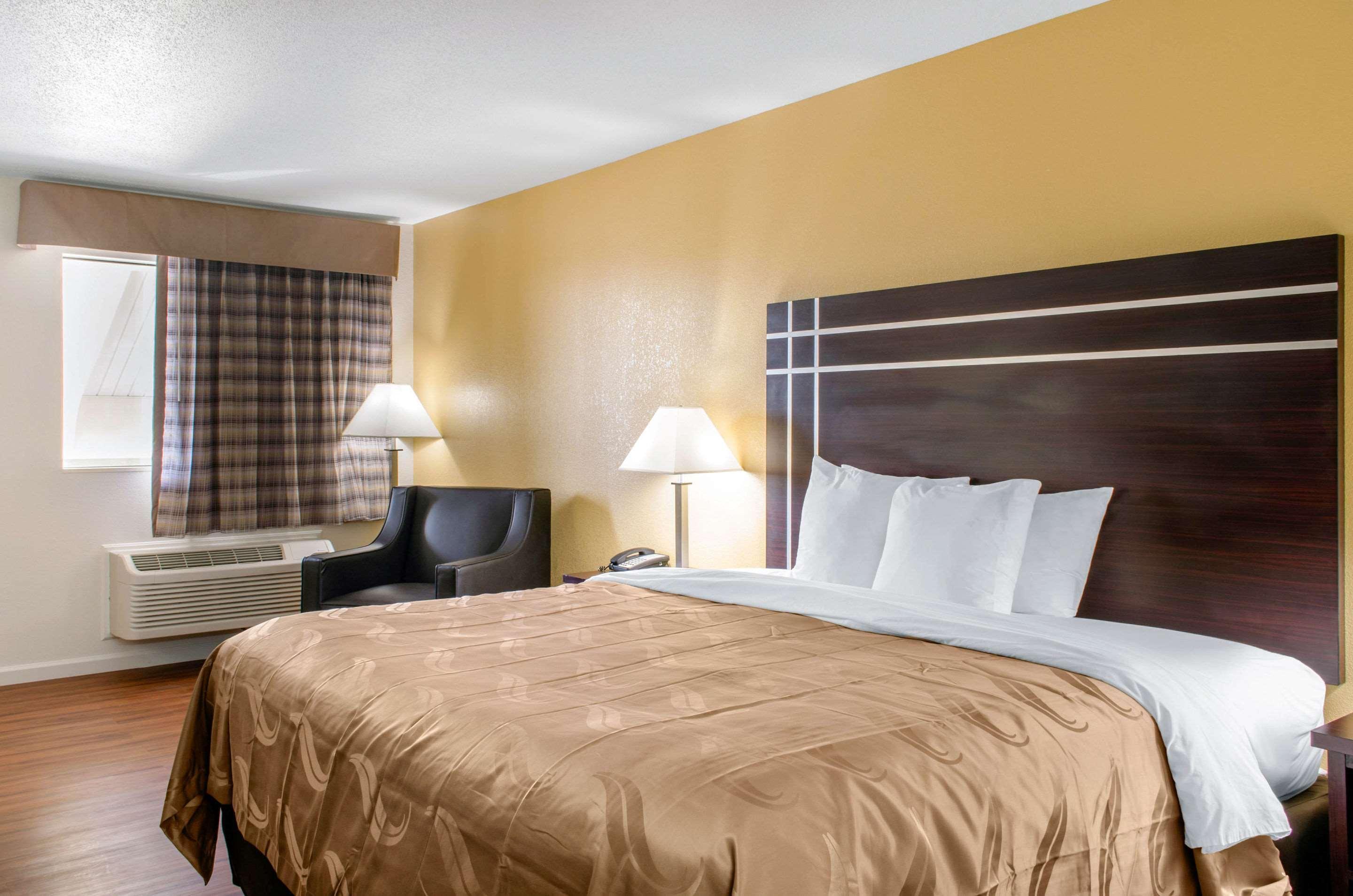 Quality Inn McComb Exterior photo