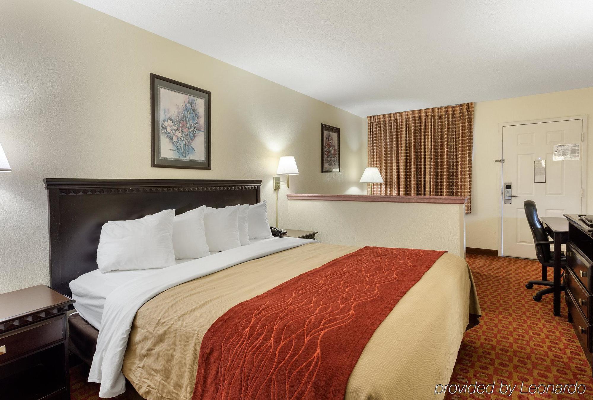 Quality Inn McComb Exterior photo